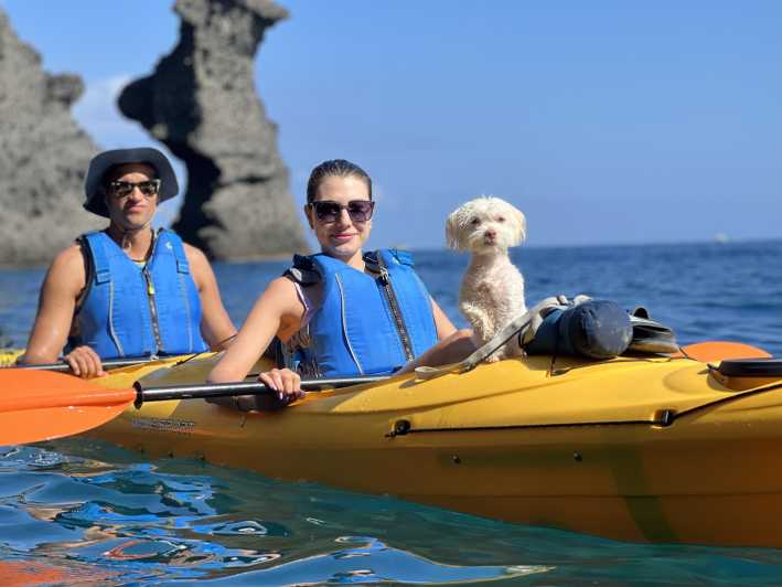 Santorini: escursione in kayak con snorkeling e picnic