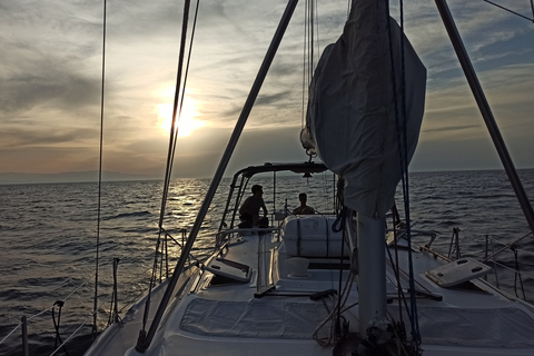 Puerto de Nea Michaniona: crucero al atardecer en la bahía de Tesalónica