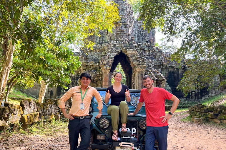 Siem Reap: Angkor Wat Sunrise i wycieczka po rynku przez Jeep