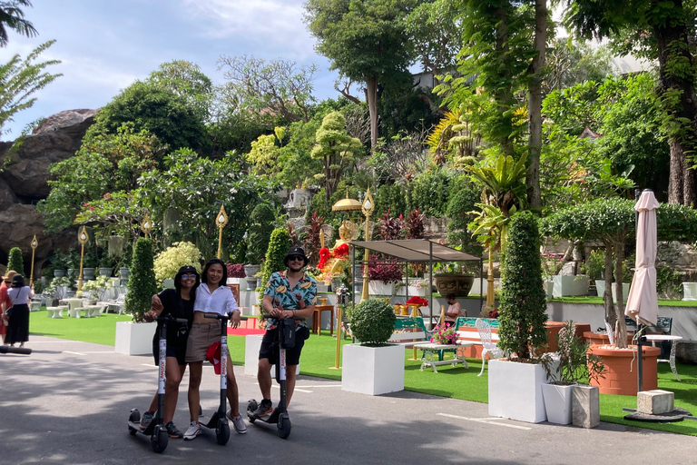 Bangkok: Excursión en Scooter Eléctrico por el Distrito de Dusit