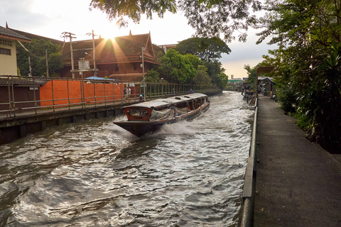 Bangkok: Dusit District Electric Scooter Tour