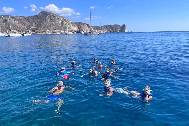 Santorini: Sea Caves Kayak Trip with Snorkeling and Picnic