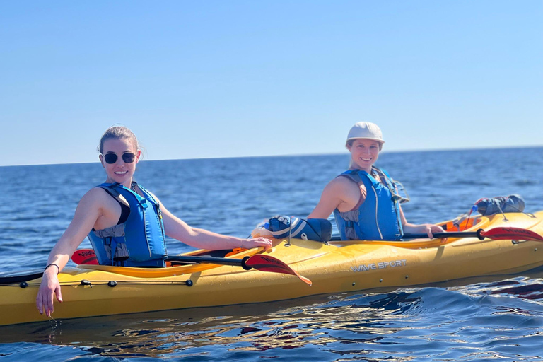 Santorini: Sea Caves Kayak Trip with Snorkeling and Picnic