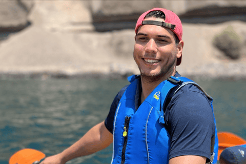 Santorini: Sea Caves Kayak Trip with Snorkeling and Picnic