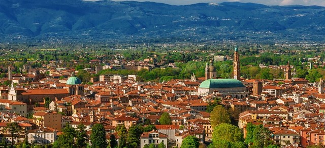 Visit Vicenza Guided Walking Tour in Vicenza