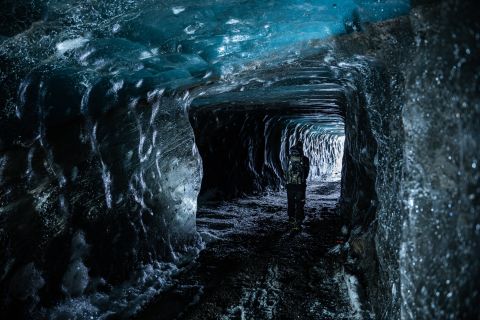 Ab Gullfoss: Langjökull-Eishöhle und Schneemobiltour