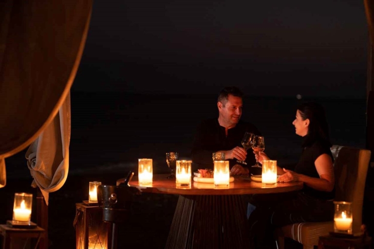 Santorini: Prywatna romantyczna wycieczka z przewodnikiem z zachodem słońca i kolacją