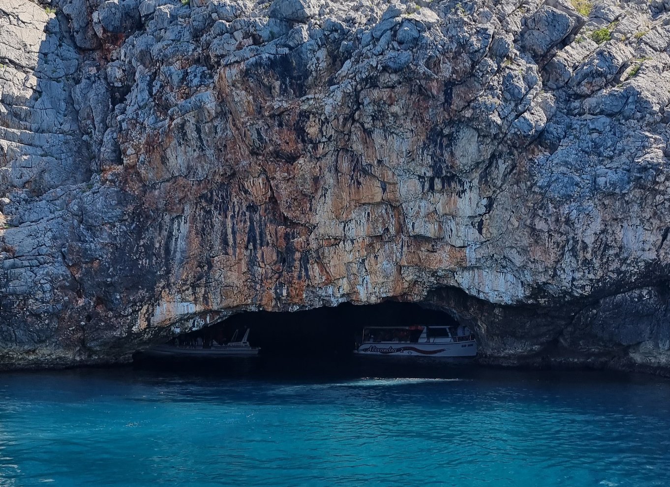 Kotor: Tur til Den Blå Grotte, ubådebasen og Lady of the Rocks