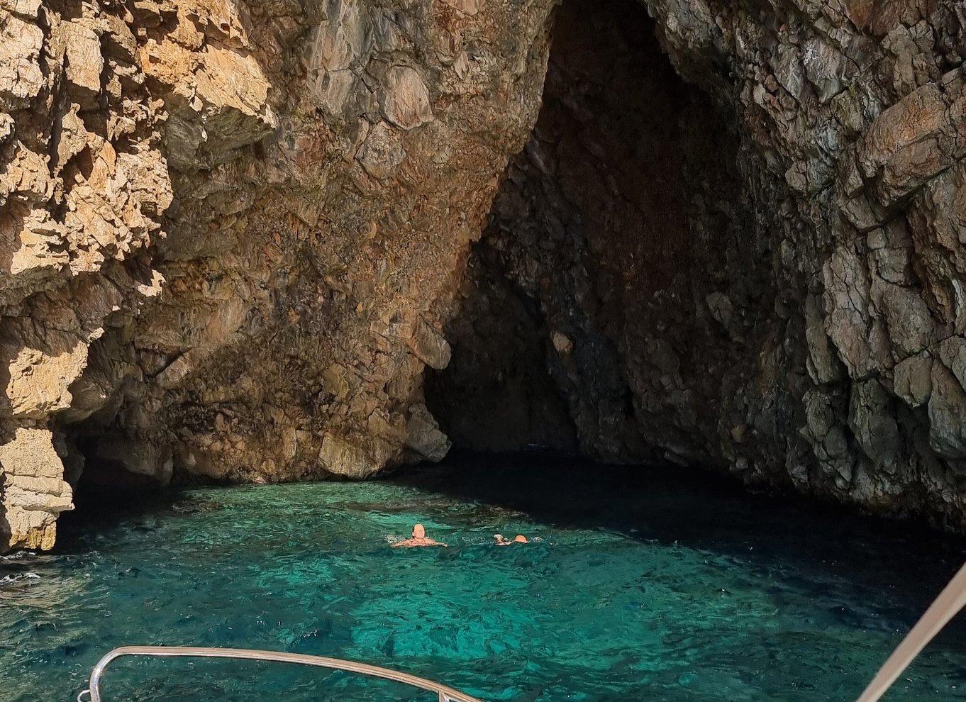 Kotor: Tur til Den Blå Grotte, ubådebasen og Lady of the Rocks