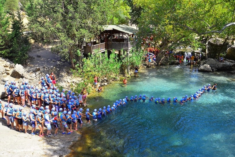 Side: Wildwasser-Rafting in der Koprulu-SchluchtGemeinsame Gruppentour