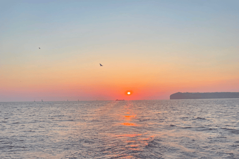 Santorini: privévistocht bij zonsondergang met lunch