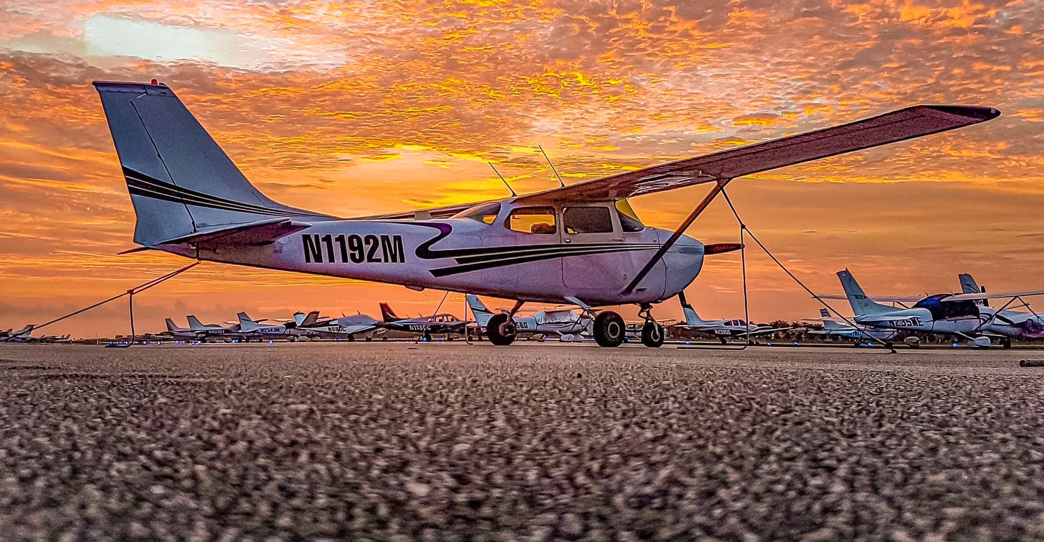 Miami Beach: Romantic Sunset Flight with Champagne