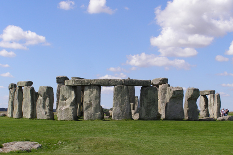 From Southampton: Stonehenge and Bath Guided Day Trip