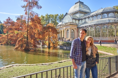 Madrid: Retiro Park Professional Photoshoot Regular Package: 30-40 Pictures Photoshoot at 2 Locations