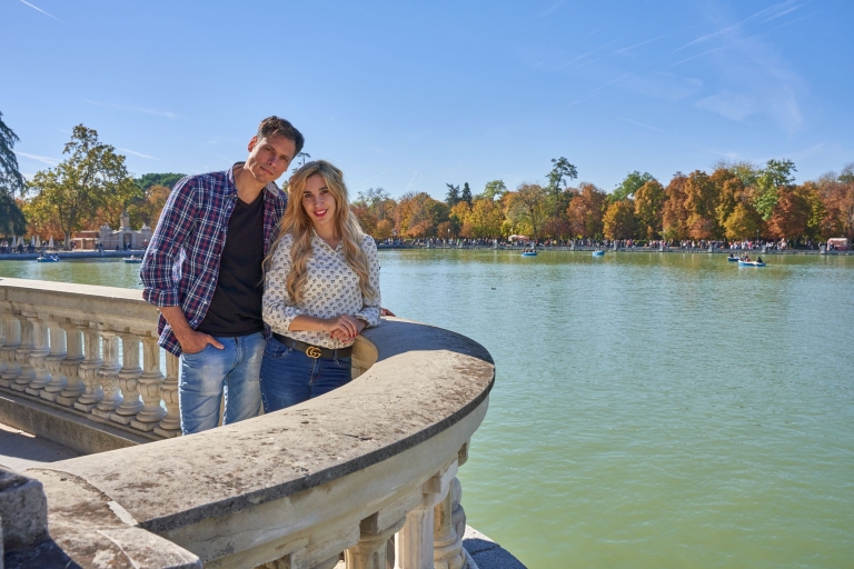 Madrid: Retiro Park Professional Photoshoot Regular Package: 30-40 Pictures Photoshoot at 2 Locations