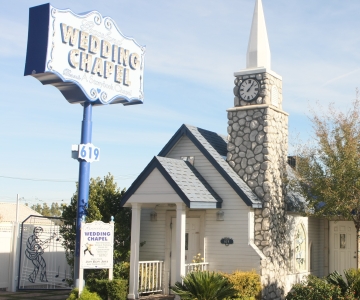 Las Vegas: Wedding or Vow Renewal at Graceland Chapel