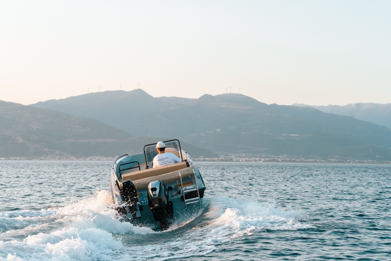 Santorini: Motorised Boat Full-Day or 5-Hour Rental 5-Hour Boat Rental