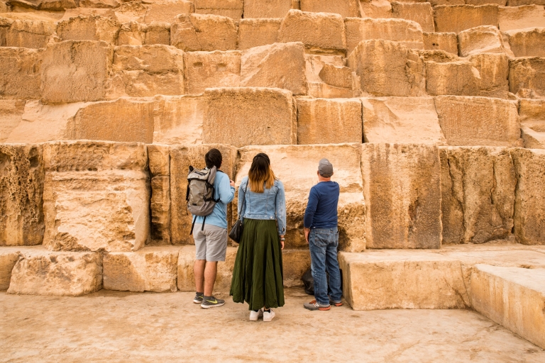 Cairo: Egyptisch museum, piramides en bazaartourGedeelde tour zonder toegangsprijzen