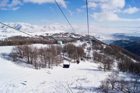 Desde Ereván: Tour privado de invierno a Tsaghkadzor y KecharisTour privado con guía