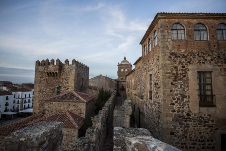 Caceres: Guided Sunset Sightseeing Tour
