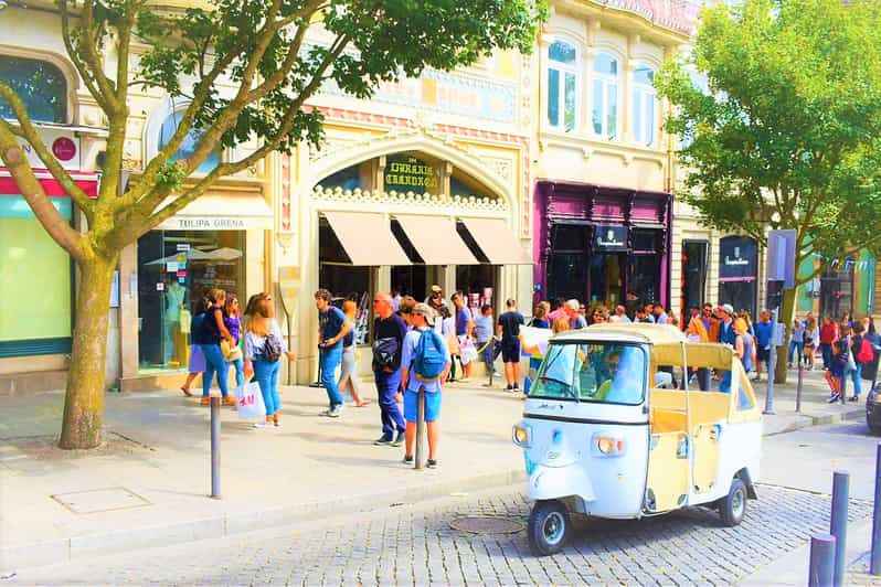 Porto: tour privado de tuk-tuk com caminhadas curtas e vinho