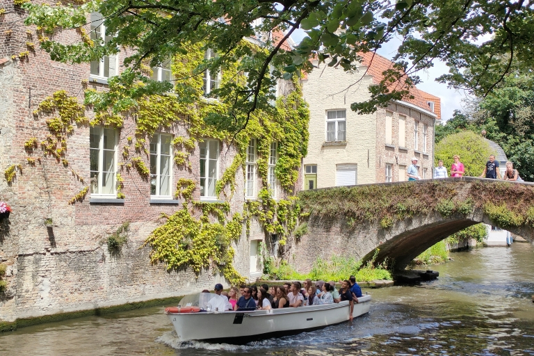 Brugge: boottocht en begeleide wandelingBrugge: rondvaart en wandeltocht in het Duits