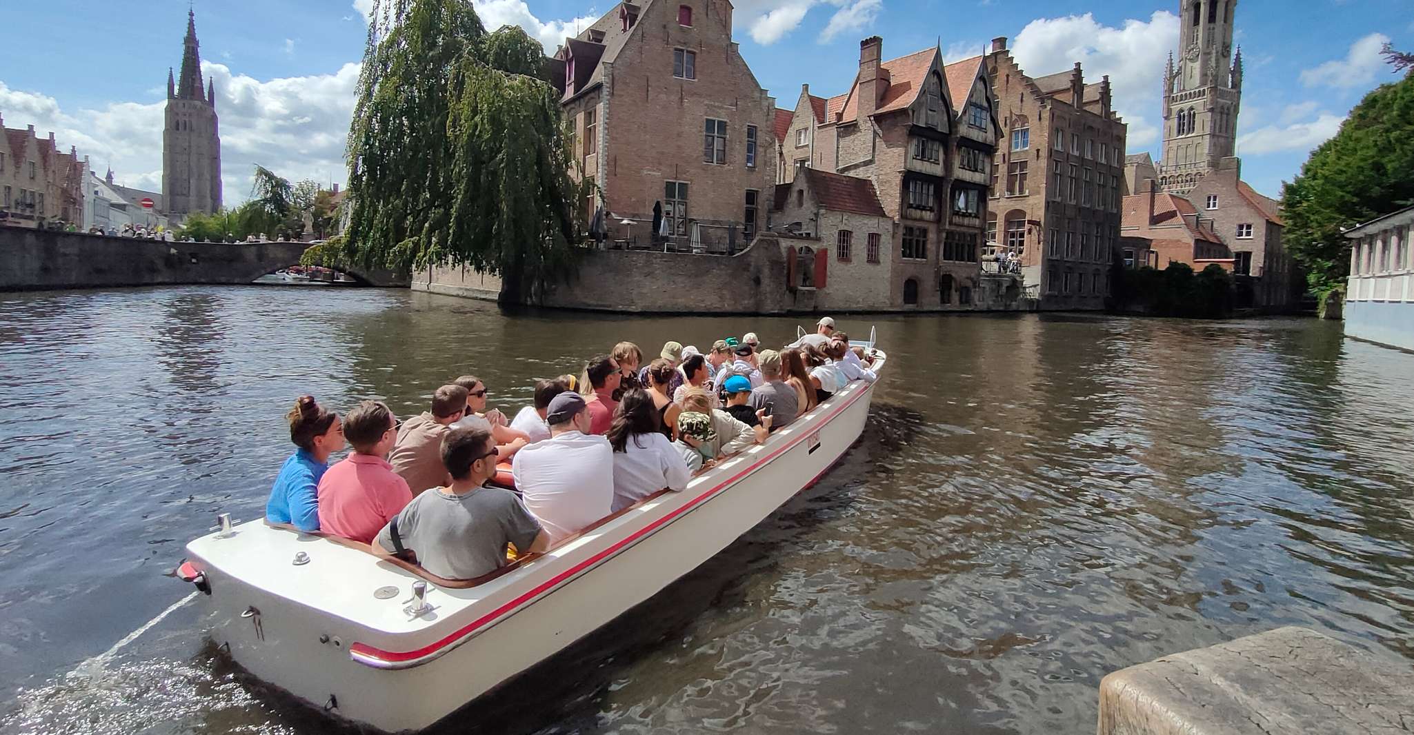 Bruges, Small Group Boat Cruise and Guided Walking Tour - Housity