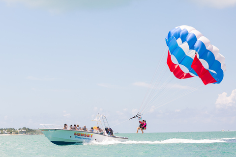 Key West: Ultimat upplevelse med parasailingHistorisk hamn i centrum: Parasailing-upplevelse