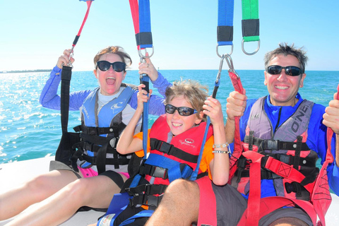 Key West: L&#039;ultima esperienza di parasailingHistoric Seaport Downtown: Esperienza di parasailing