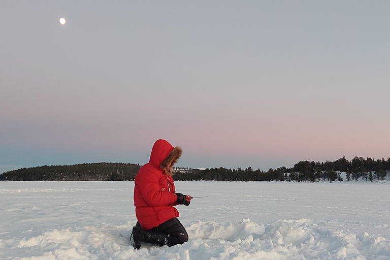 Rovaniemi: Ice Fishing Trip with Guide