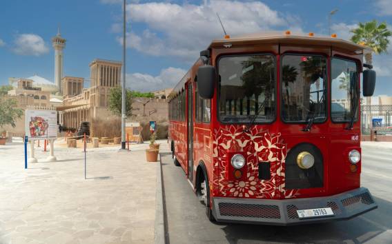 Dubai: Heritage Express Cultural Trolley Tour mit Getränken