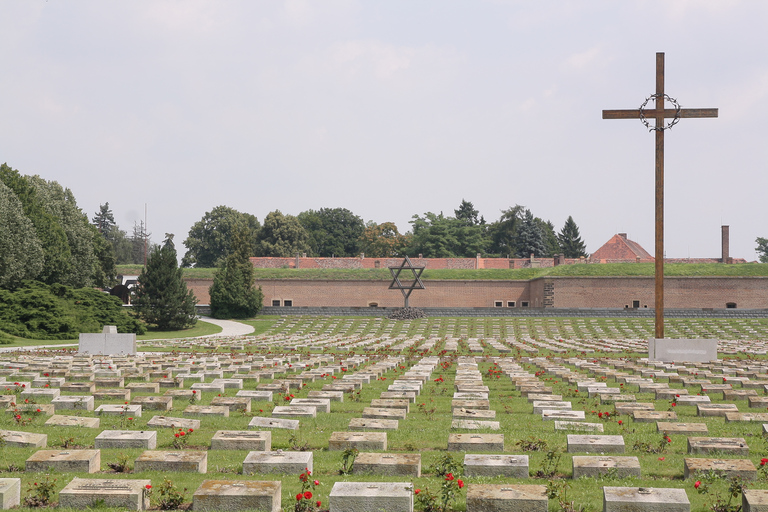 TEREZÍN en mörk och tragisk plats i Europas historiaGuidad tur till Terezín