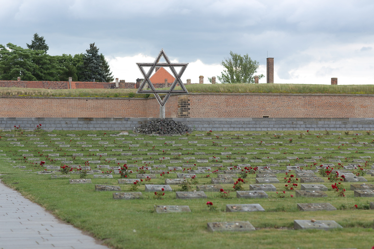 TEREZÍN en mörk och tragisk plats i Europas historiaGuidad tur till Terezín