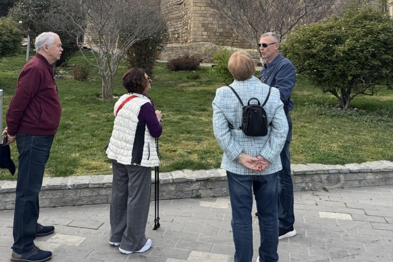 Baku: Old City Walking Tour & Coffee Storytelling Experience