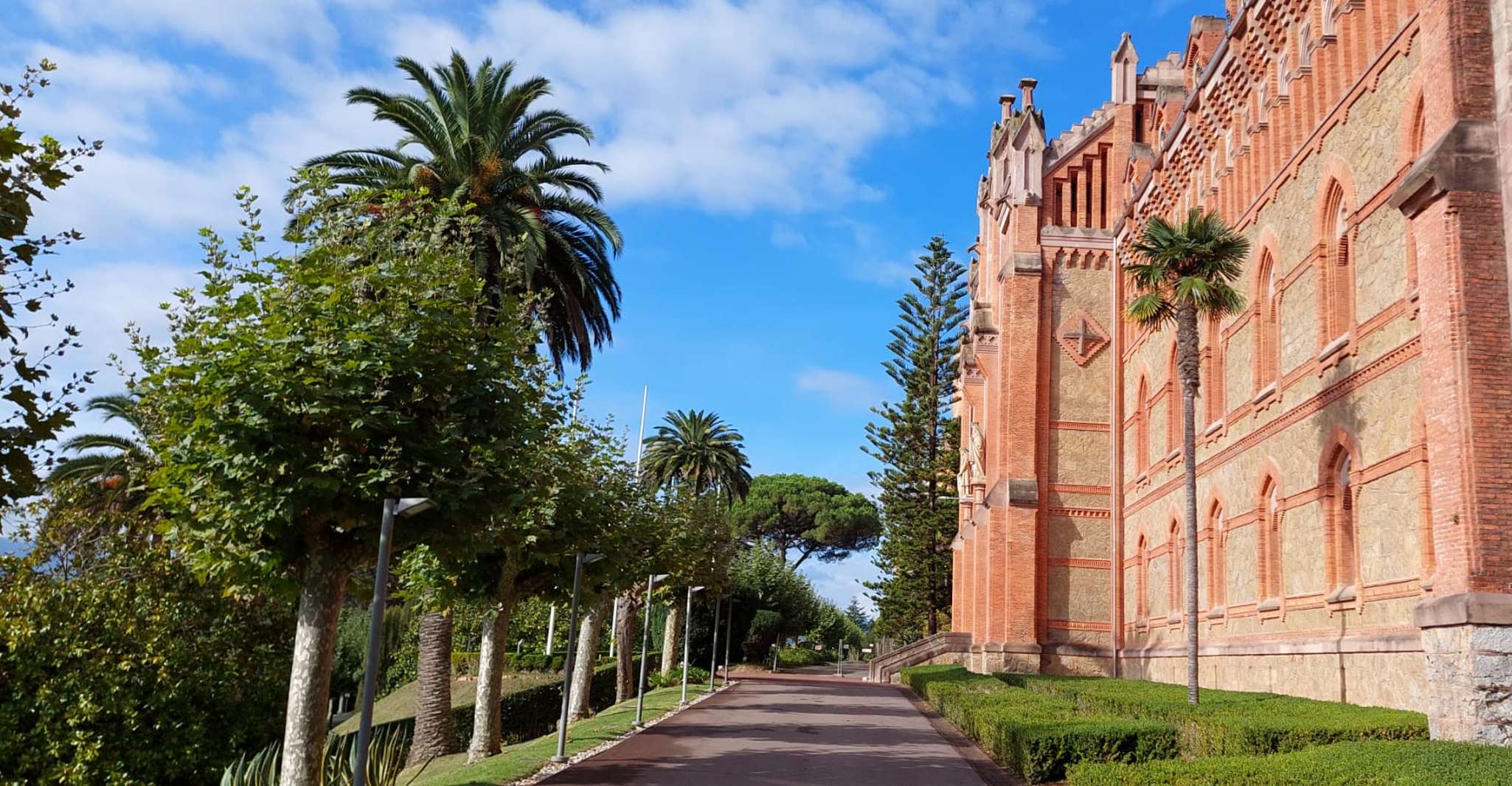 Santander, Comillas, arquitectura modernista y Gaudí - Hizvo