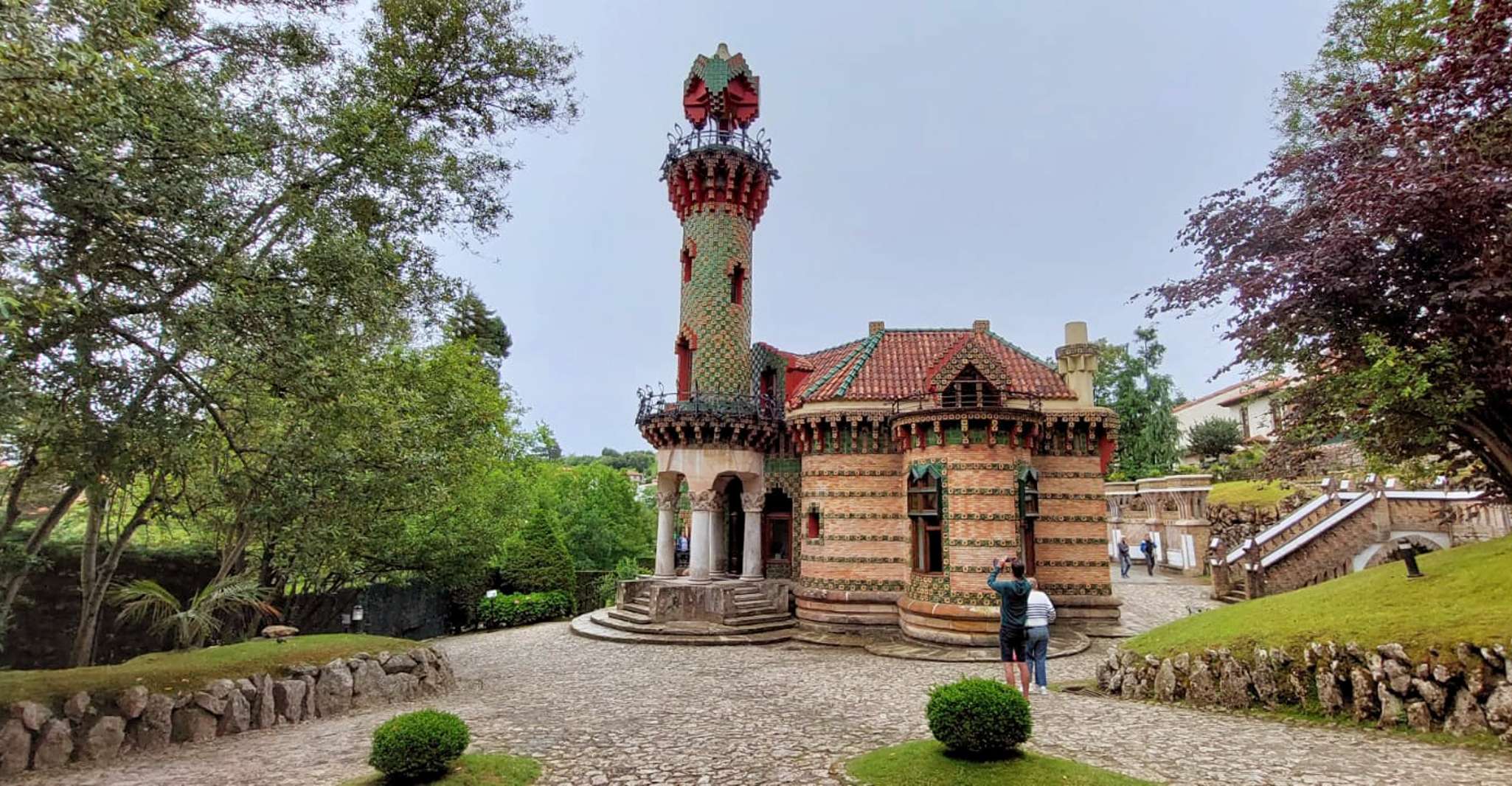 Santander, Comillas, arquitectura modernista y Gaudí - Hizvo