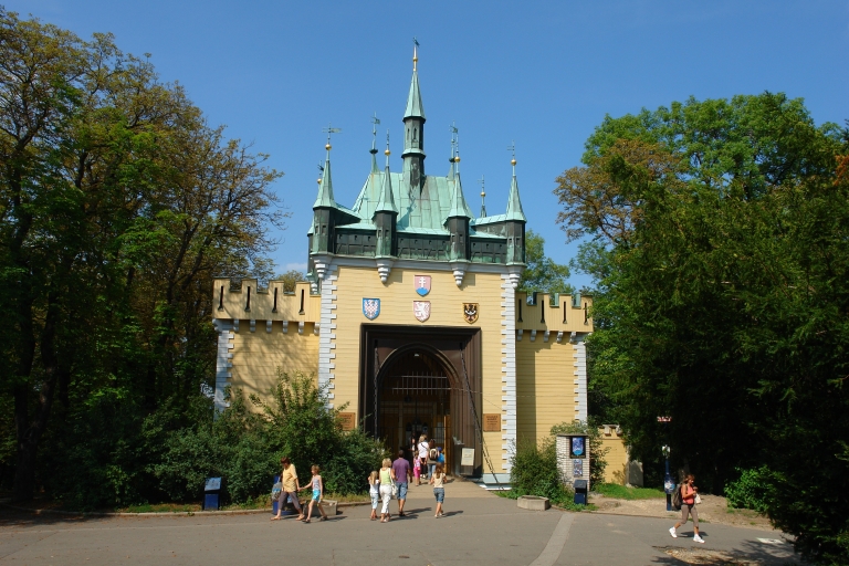 Praga: Bilet wstępu na wieżę widokową Petřín i lustrzany labirynt
