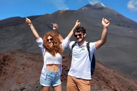 Da Siracusa: Tour dell'Etna - trekking, vino e cibo