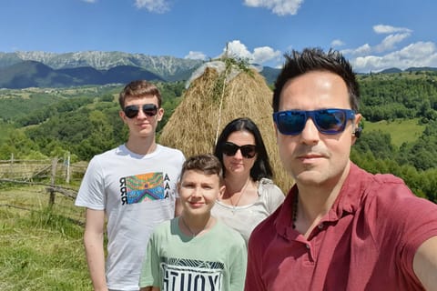 Bucharest: Transylvania Villages Multi-Day Trip with Hotels