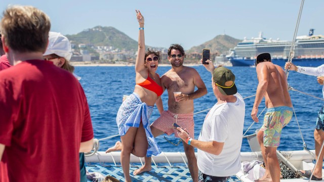 Visit Cabo San Lucas 4-Hour Snorkeling Cruise with Open Bar in Cabo San Lucas
