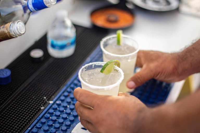 Cabo San Lucas: Sunset Party Cruise with Open Bar