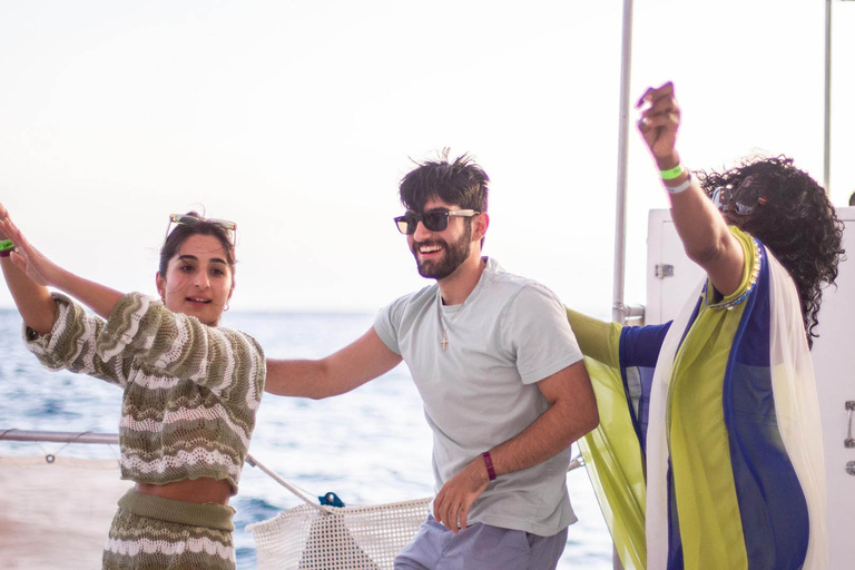 Cabo San Lucas: Sunset Party Cruise with Open Bar