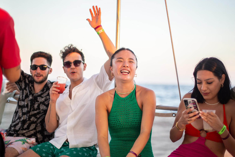 Cabo San Lucas: Sunset Party Cruise with Open Bar