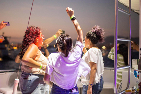 Cabo San Lucas: Sunset Party Cruise with Open Bar