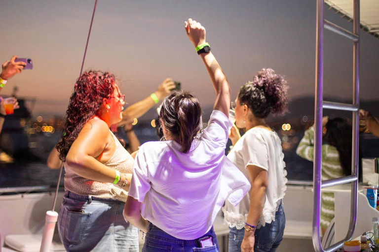 Cabo San Lucas: Sunset Party Cruise with Open Bar