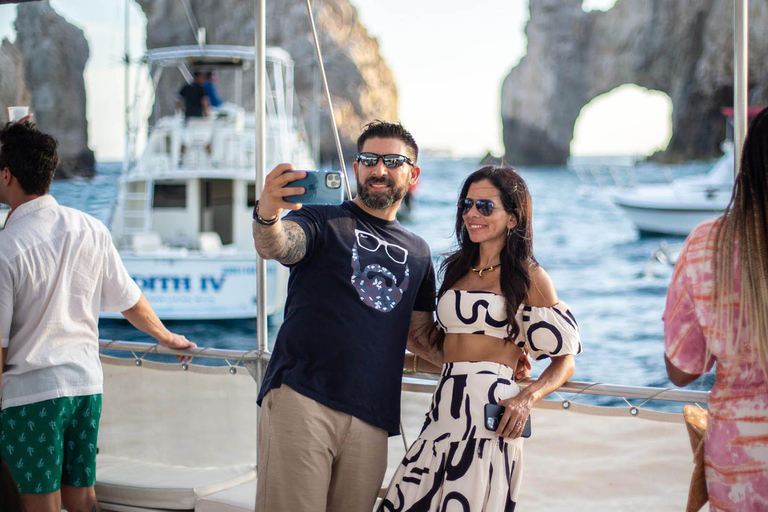 Cabo San Lucas: Sunset Party Cruise with Open Bar