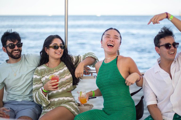 Cabo San Lucas: Sunset Party Cruise with Open Bar