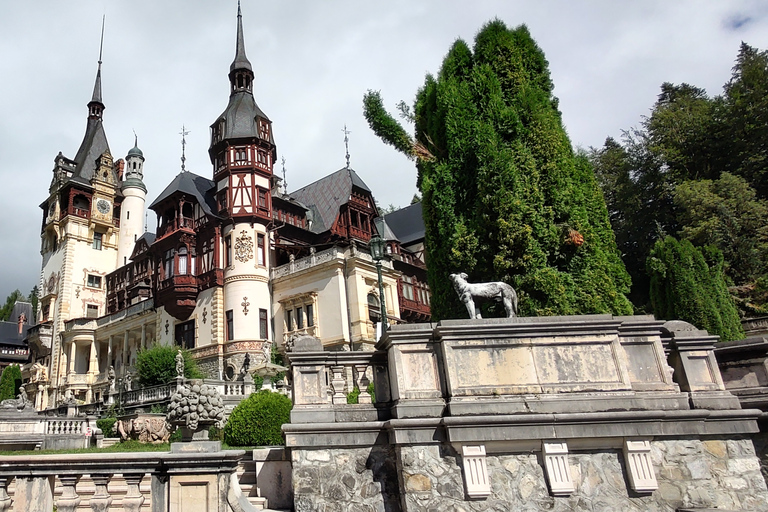 From Bucharest: Private 6-Day Dracula Tour in Transylvania