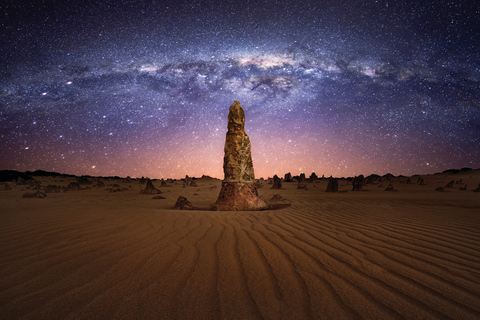 From Perth: Pinnacles Sunset and Stargazing Tour with Dinner