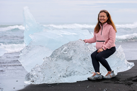 Private South: Glacier Lagoon, Diamond Beach & Waterfalls 1-4 Passengers